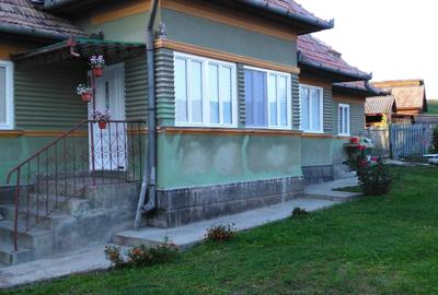 Casă cu 3 camere semidecomandat în Iara - 1