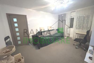 Apartament cu 3 camere semidecomandat, mobilat în Tractorul - 2