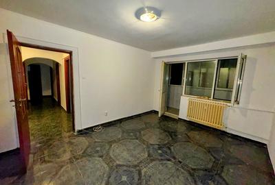 Tomis Nord - piața Ciresica 3 camere decomandate 67 mp - 4