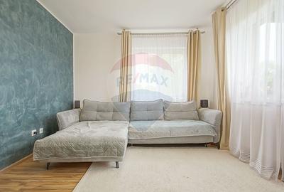 Apartament cu 3 camere decomandat în Tractorul - 2