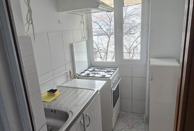 Garsonieră decomandată în Central - 2
