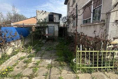 Casă cu 5 camere decomandat cu Teren 252 Mp în Solidarității - 20
