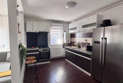 Apartament cu 3 camere decomandat în Poarta 6 - 5