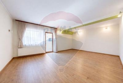 Spațiu comercial, de 741 mp, în Central - 10