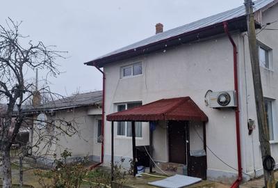 Vila P+E si teren intravilan 1,5Ha,cu zavoi+iaz,lac peste si livada-investitie - 2