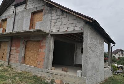 Casă cu 8 camere cu Teren 1500 Mp în Central - 7