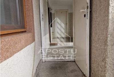 Casa familiala cu spatiu comercial si garaj P+1E+M 720 Mp - 18