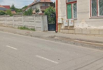 Casă cu Teren 380 Mp în Central - 1