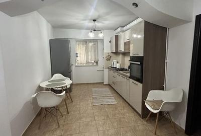Apartament cu 2 camere decomandat în Drumul Sării
