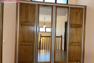 Casă cu 4 camere cu Teren 10000 Mp în Nufăru - 15