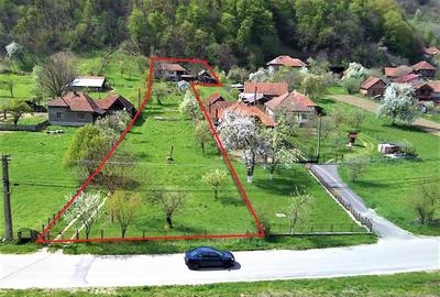 Casa si 3919 mp teren intravilan  in  Bucuresci, jud. Hunedoara - 2