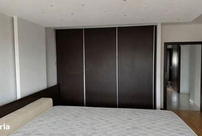 Apartament cu 3 camere în Văcăresti