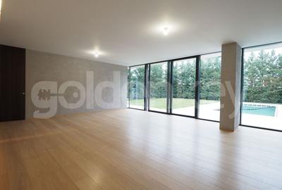 Casă individuală cu 7 camere cu Canalizare în Iancu Nicolae - 3