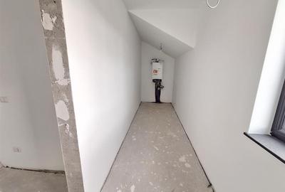 Casă individuală cu 5 camere cu Teren 413 Mp în 9 Mai - 19