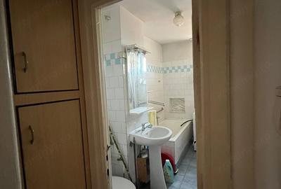 Apartament cu 4 camere decomandat în Bălcescu