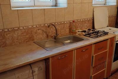 Casă cu 3 camere cu Teren 179 Mp în P-ța Universității - 7