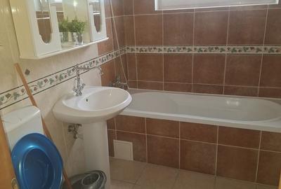 Apartament cu 2 camere decomandat în Florești