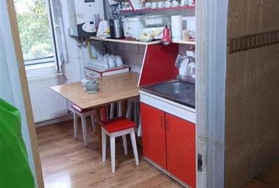 3 camere decomandat  zona Lipovei centrala proprie - 3