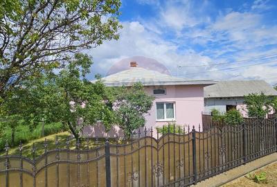 Casa cu 3 camere, teren intravilan de 1300mp in Ipote?... - 1