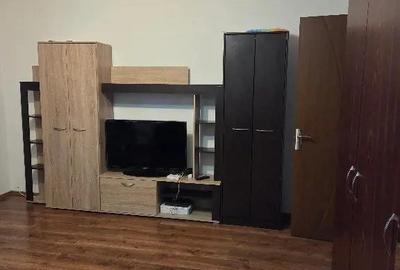 Apartament cu 2 camere decomandat, mobilat în Titan