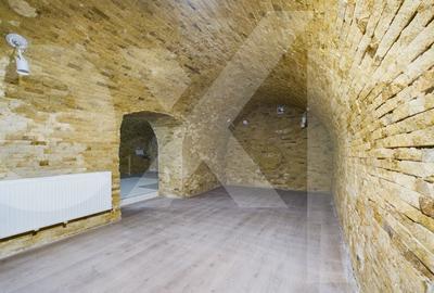 Spațiu comercial, de 130 mp, în Central - 5