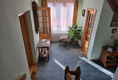 Casă cu 6 camere cu Teren 385 Mp în Roman - 4