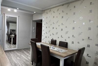 Apartament cu 3 camere semidecomandat în Central