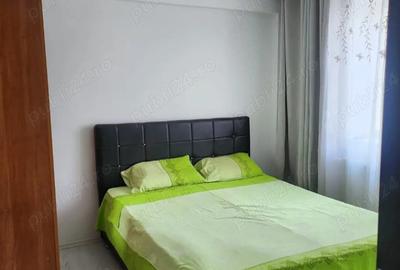 Apartament cu 3 camere semidecomandat în Central - 1