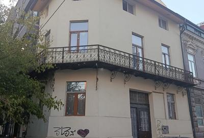 VILĂ DE VÂNZARE – ZONA UNIVERSITATE / CENTRU VECHI / KM 0 - 2