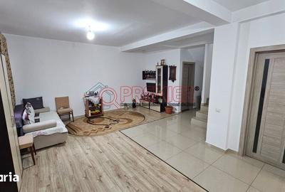 Casă cu 5 camere cu Teren 183 Mp în Central