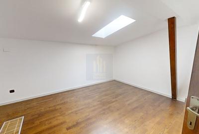 Casă individuală cu 15 camere cu Canalizare în Universitate - 50