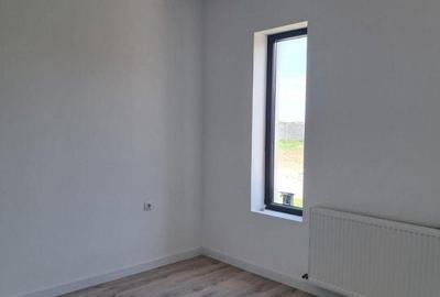 Casă cu 3 camere cu Teren 254 Mp în Central - 11