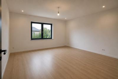 Casă cu 4 camere cu Teren 250 Mp în Chiajna - 2