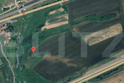 Teren de 15800 mp, în Central