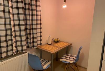 Garsonieră decomandată în Eroii Revoluției - 2