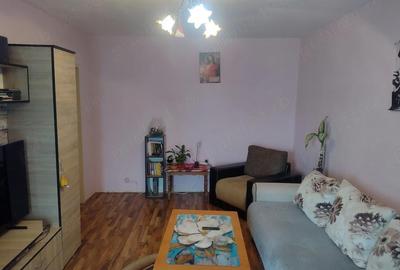 Apartament cu 3 camere decomandat în Costin Georgian - 4
