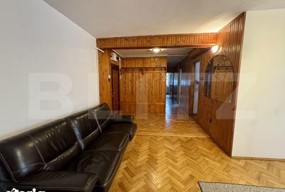 Apartament cu 3 camere în Central - 1