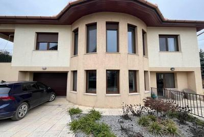 Casă individuală cu 8 camere cu Canalizare în Dealuri Oradea - 1