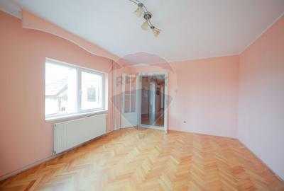 Casă cu 8 camere cu Teren 500 Mp în Iosia - 29