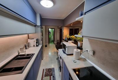 Apartament cu 4 camere semidecomandat, mobilat în CET - 12