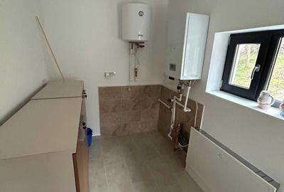Casă cu 3 camere cu Canalizare în Unguriu - 2
