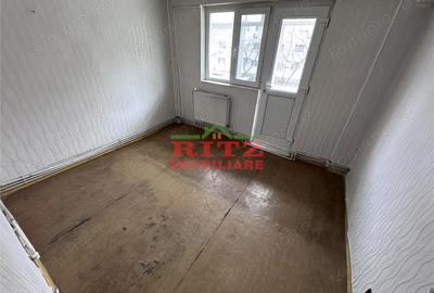 Apartament cu 3 camere semidecomandat în Central - 3