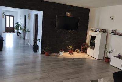 Casă cu 4 camere în Gura Văii - 3
