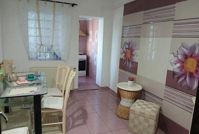 Apartament cu 4 camere decomandat în Găești - 8