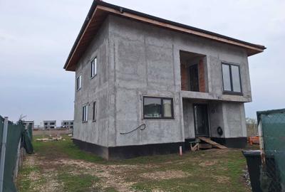 Casă cu 4 camere în Tunari - 6