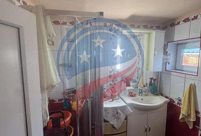 Casă cu 4 camere cu Canalizare în Romanești - 2