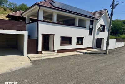 Casă cu 4 camere cu Teren 2000 Mp în Oncea - 1
