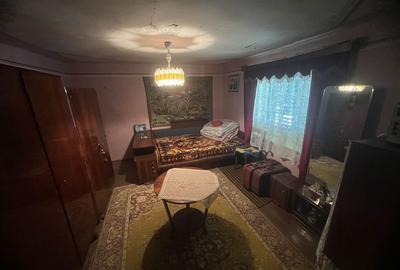 Casă cu 4 camere în Central - 1