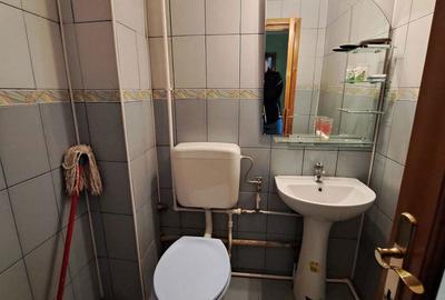 Apartament cu 2 camere decomandat în Săvinești - 9