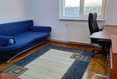 Apartament cu 4 camere decomandat în Ștrand